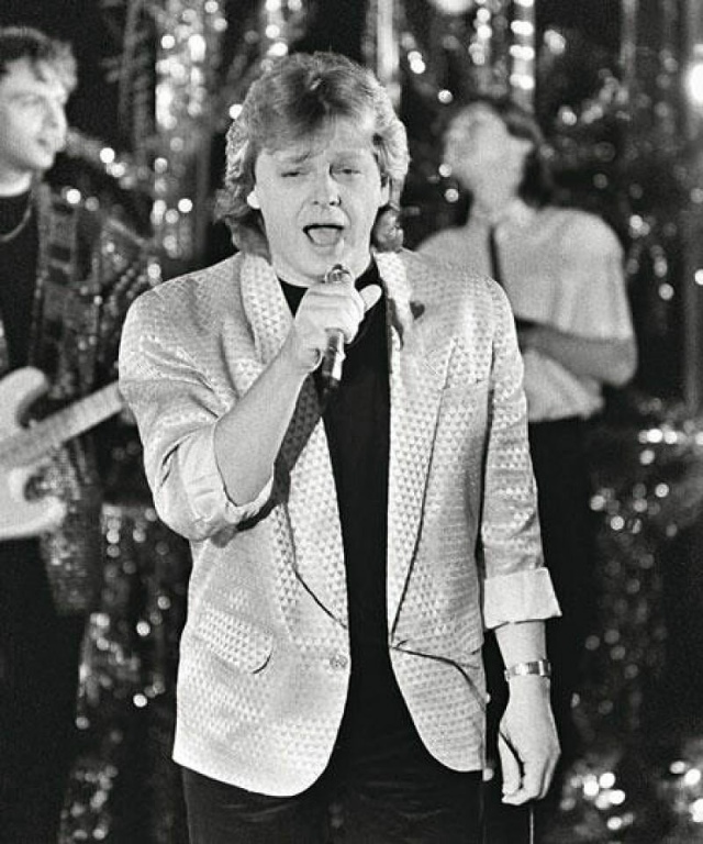 Юрий Антонов