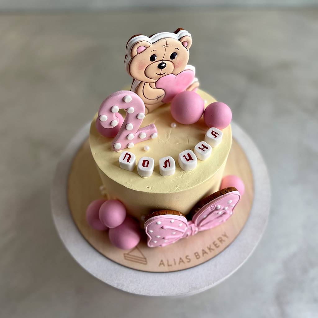 Мишка и сердечки