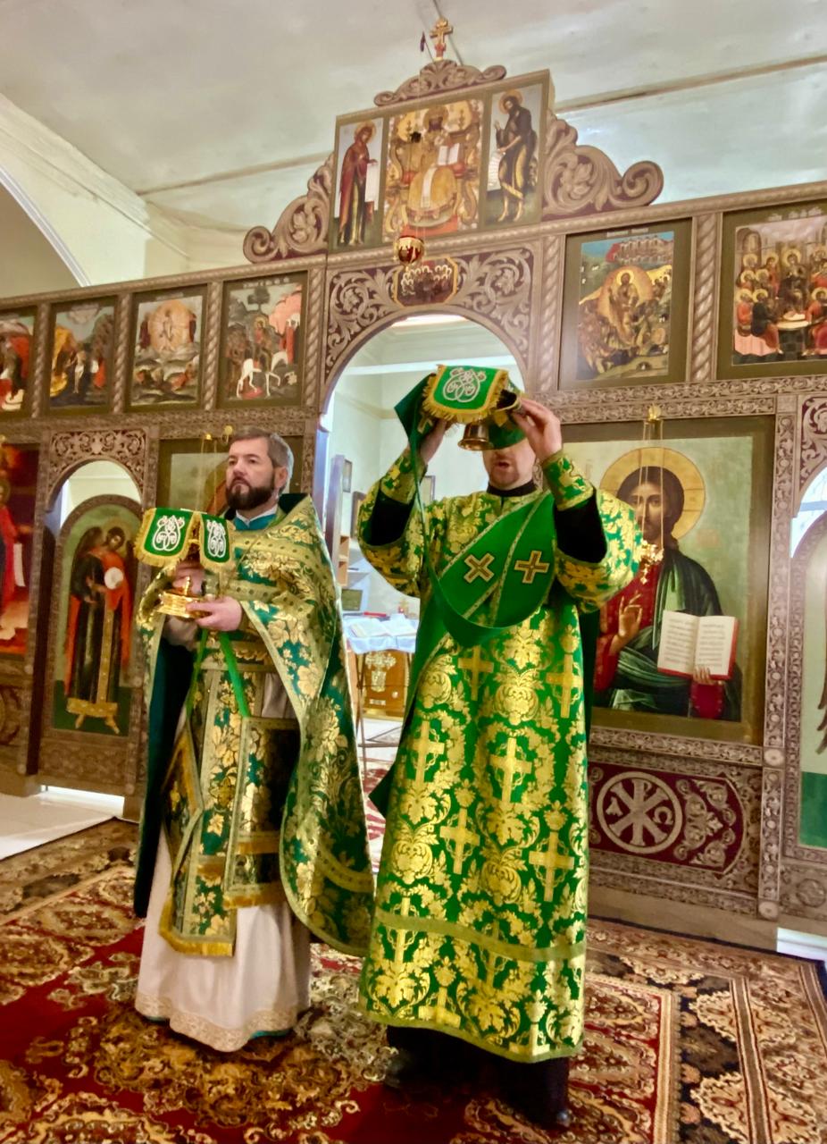 Божественная литургия, в день памяти преподобного Сергия, игумена Радонежского, чудотворца.