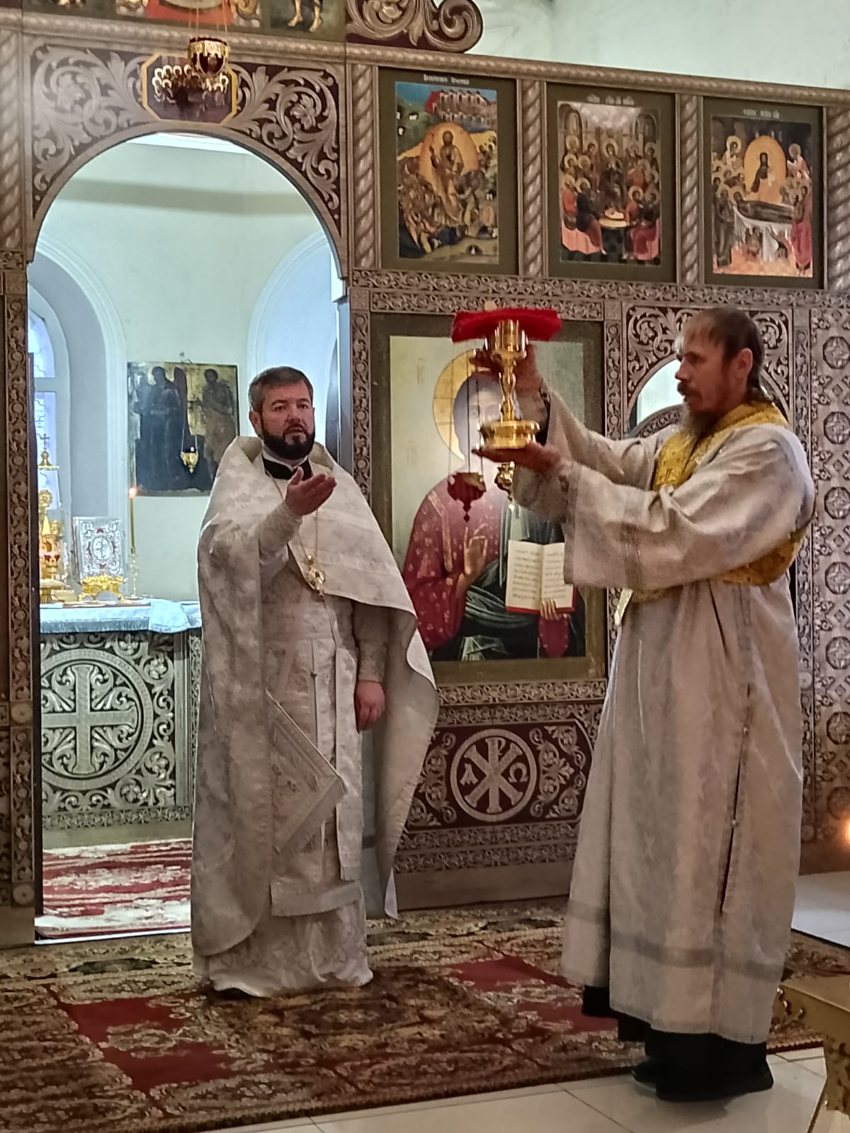 Введенский храм Божественная литургия Дмитриевская родительская суббота