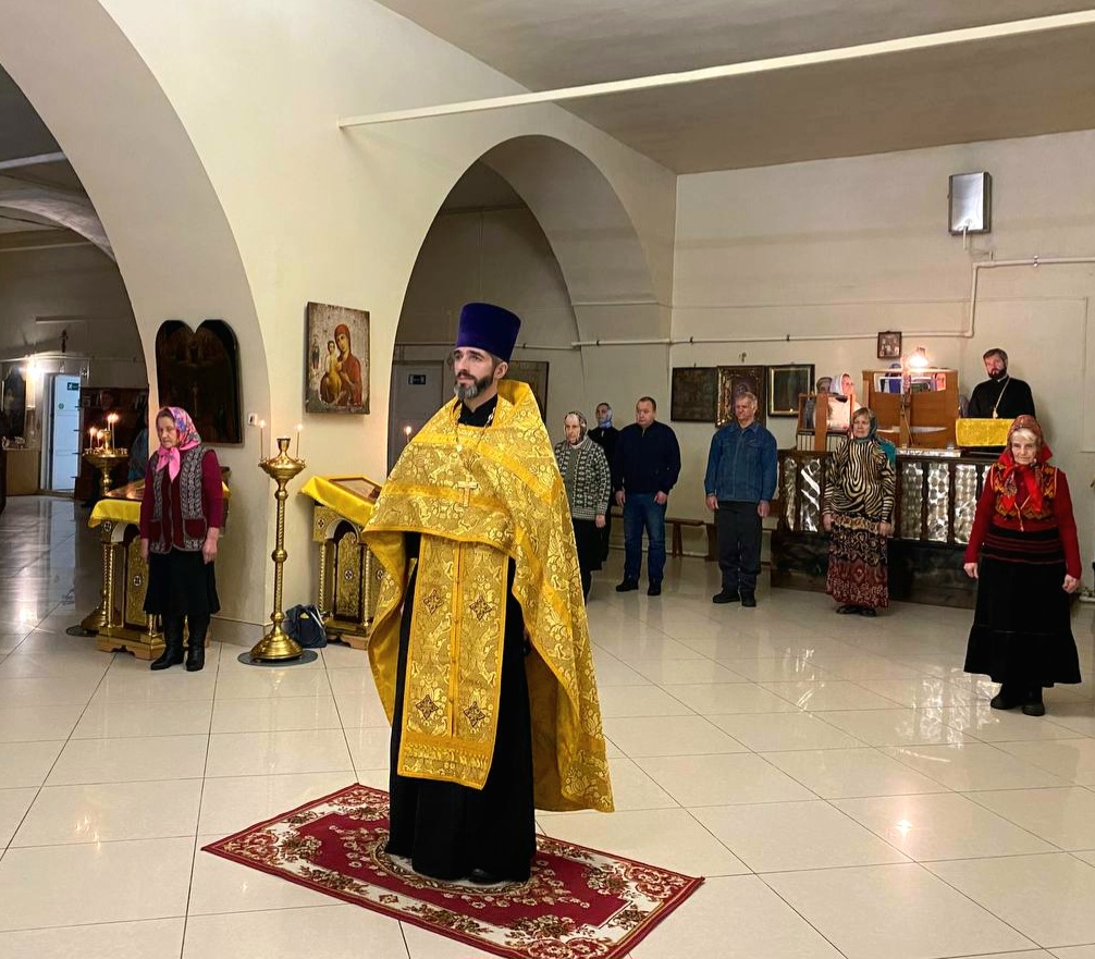 Всенощное бдение в Введенском храме
