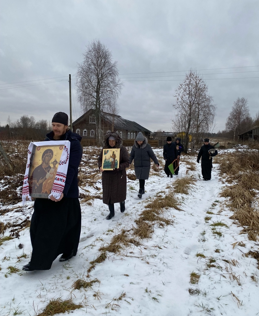 Паломническая группа притча и прихожан Введенского храма отправилась в Моржевскую пустыньпаломническая группа притча и прихожан Введенского храма отправилась в Моржевскую пустынь