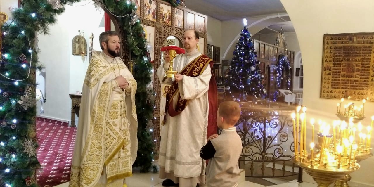 Рождество Господа Бога и Спаса нашего Иисуса Христа молитвенно встретили в Введенском храме.