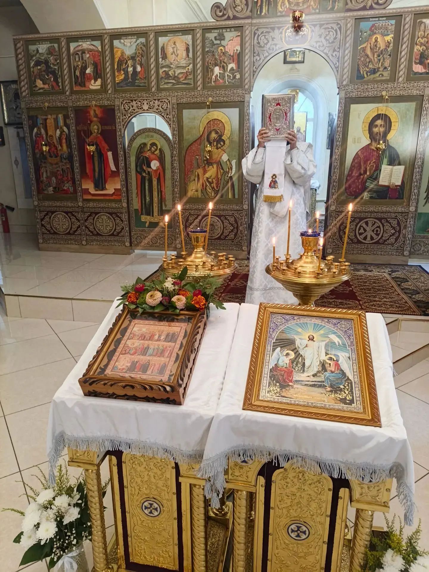 В канун Недели 12-ой по Пятидесятнице в Введенском храме совершили Всенощное бдение.