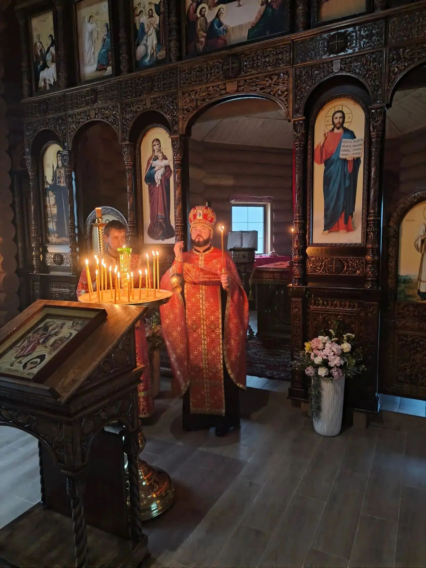 В канун дня памяти Усекновения главы Пророка, Предтечи и Крестителя Господня Иоанна, архимандрит Владимир (Дяченко) совершил Всенощное бдение в Смоленском храме города Лузы