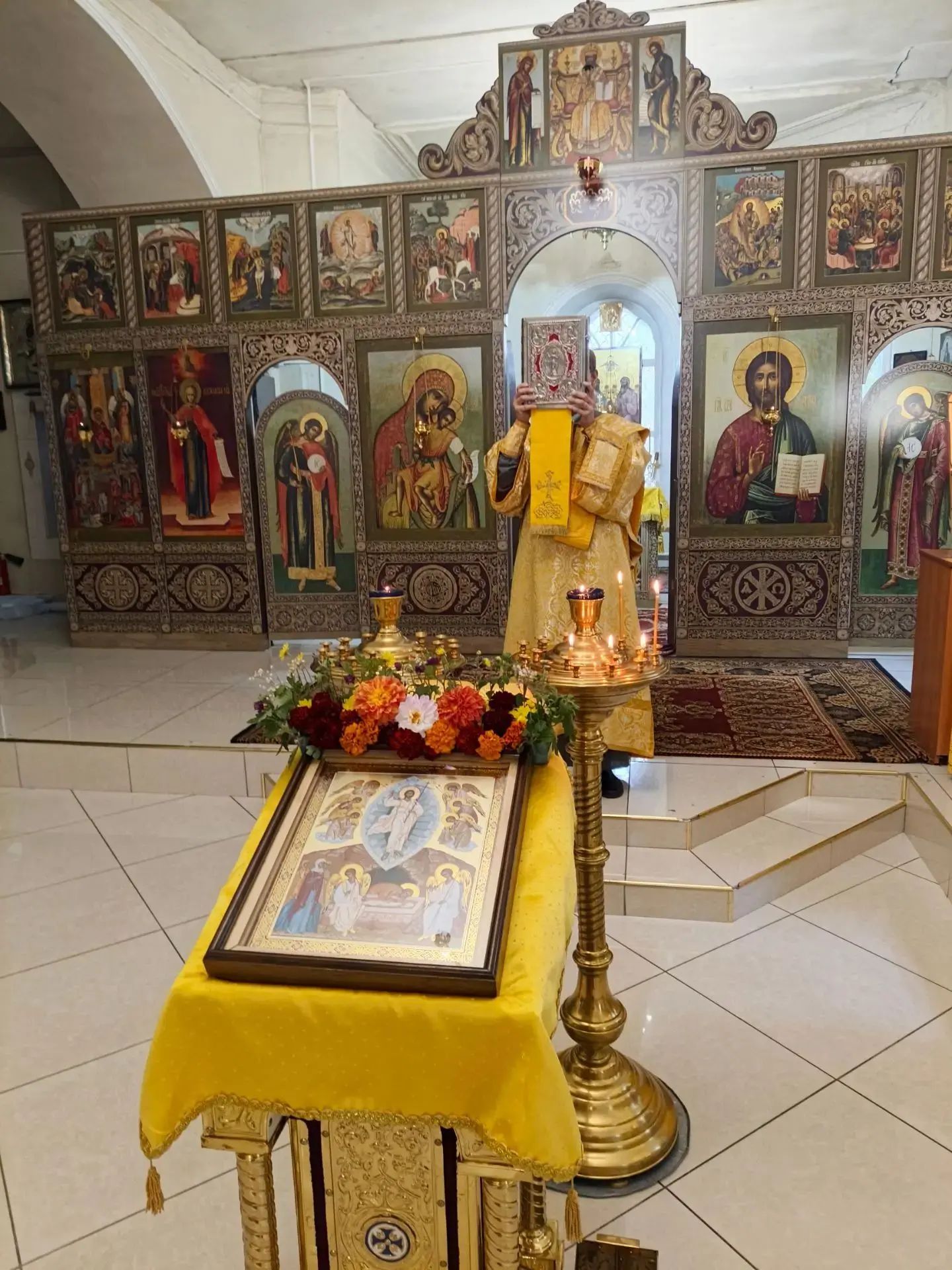 В канун Недели 16-ой по Пятидесятнице, в Введенском храме совершили Всенощное бдение