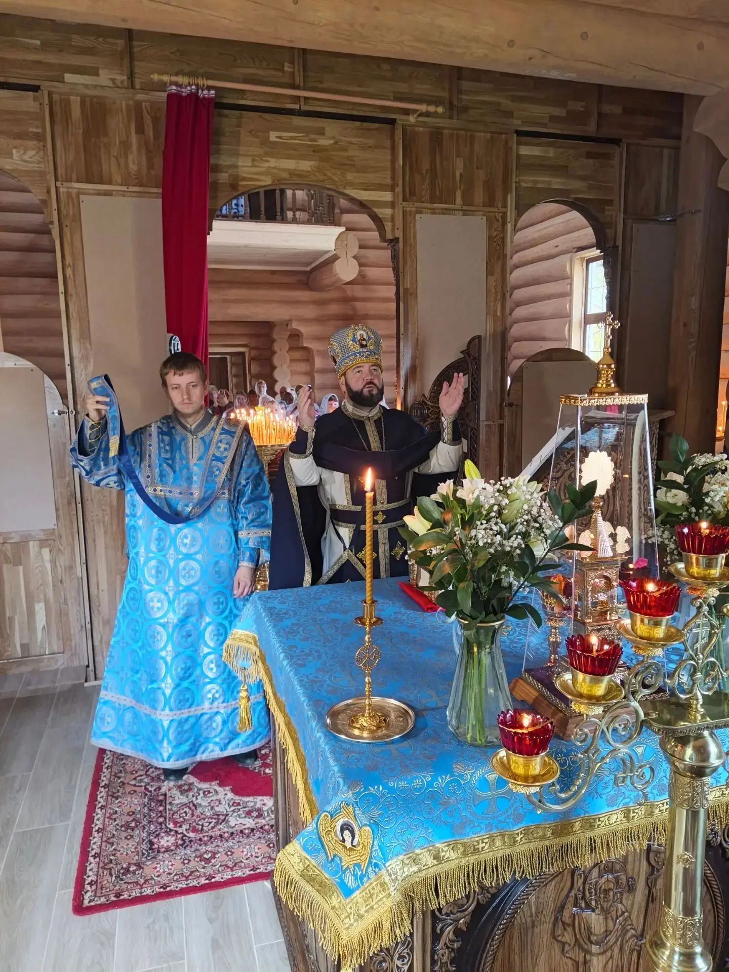 В Смоленском храме города Лузы совершена праздничная Божественная литургия