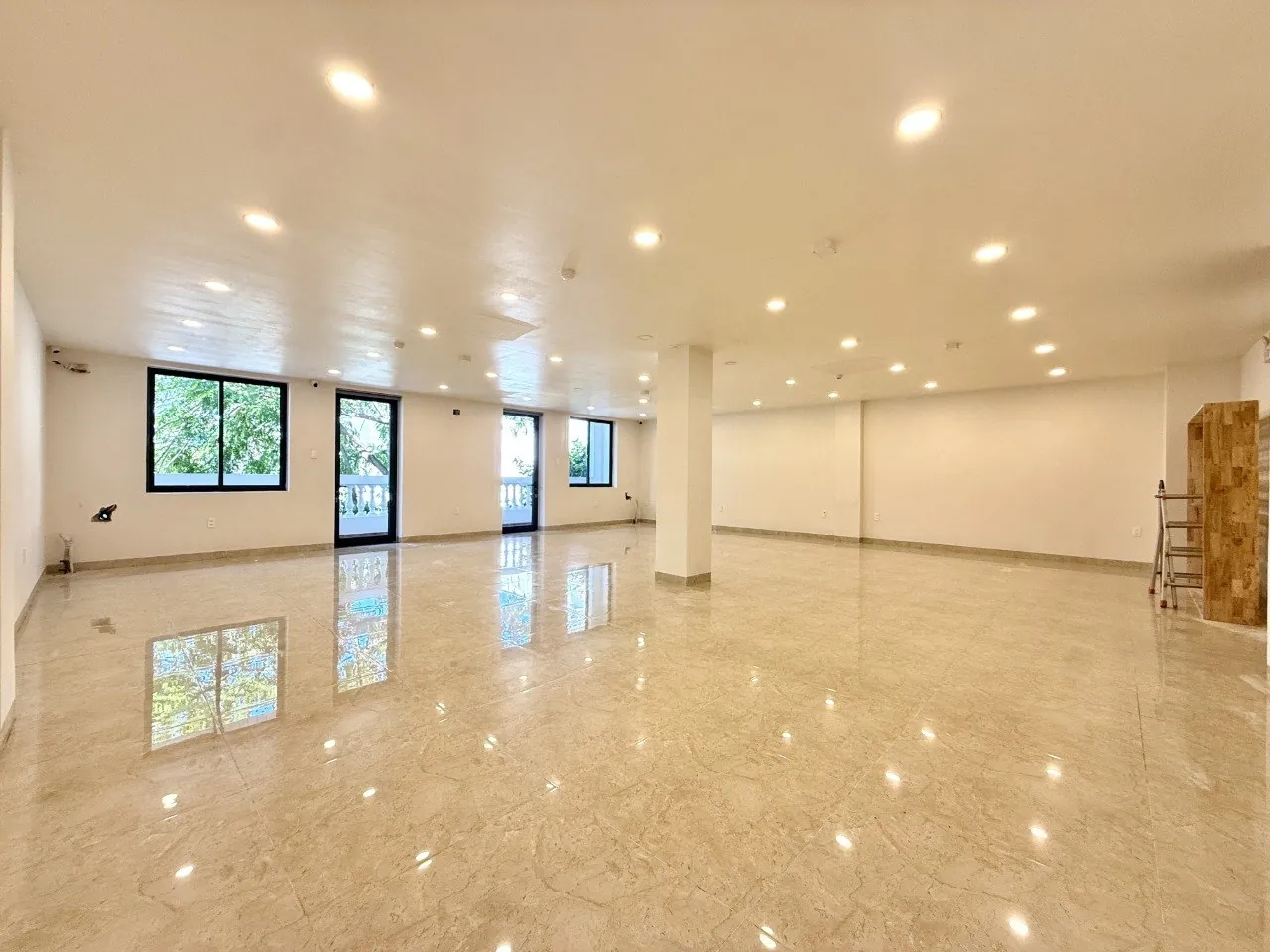 120 m² commercial space on the 2nd floor, Ha Quang 2