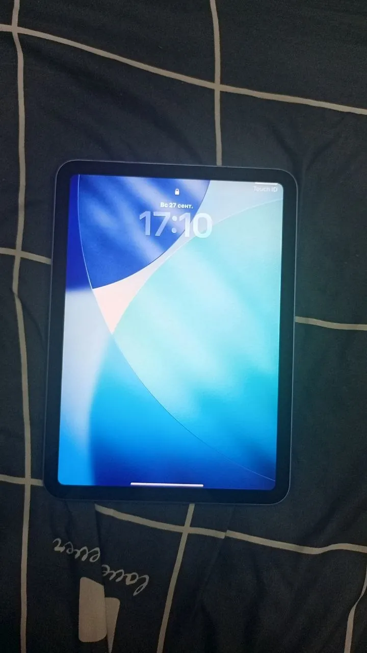 iPad A16 WiFi 128 GB, blue