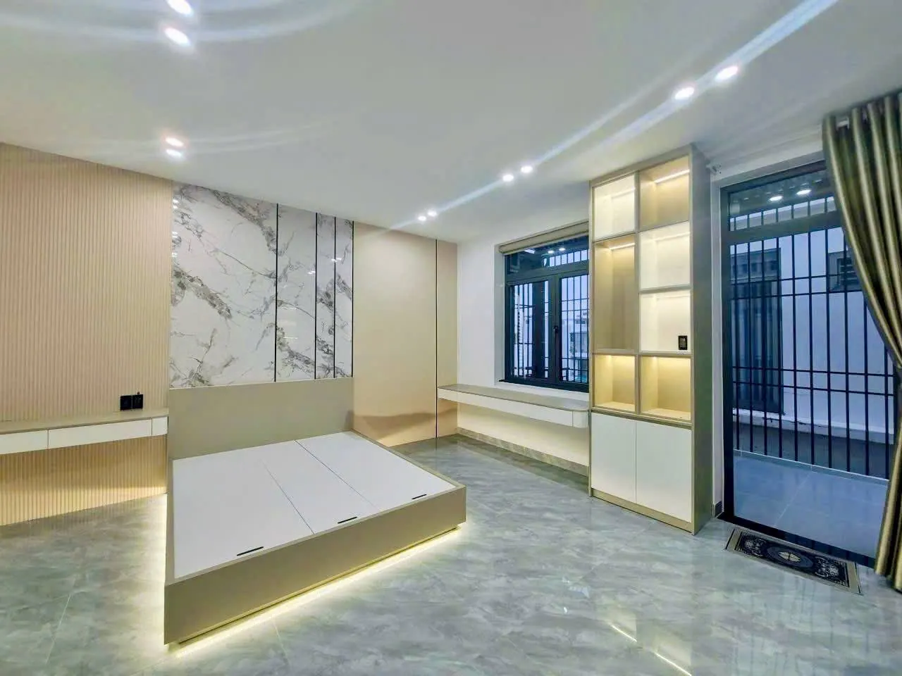 4-bedroom house, 270 m², My Gia area