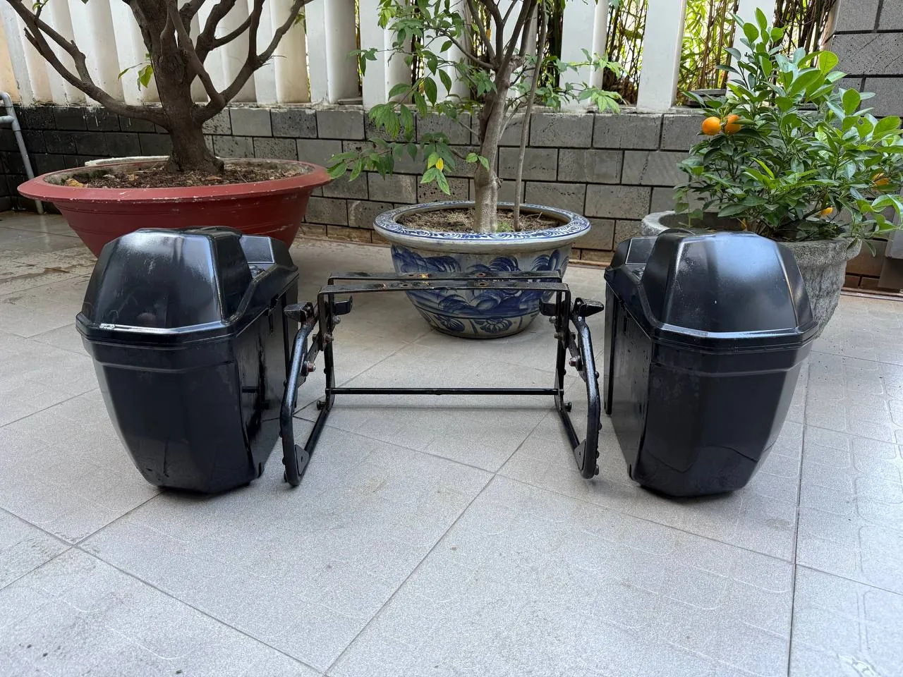 GIVI side cases with bike mounts