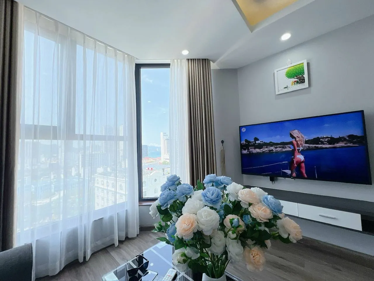 2-bedroom apartment in the city center, HUD complex