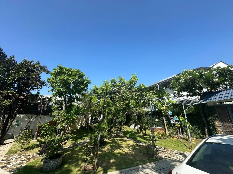 Biệt thự vườn 2 phòng ngủ, diện tích 500 m²