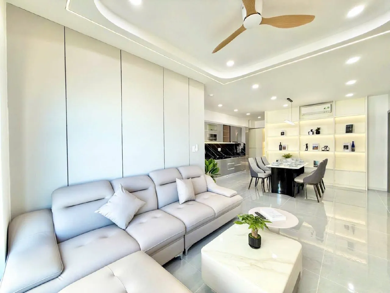 3-bedroom apartment by the sea in Oceanus