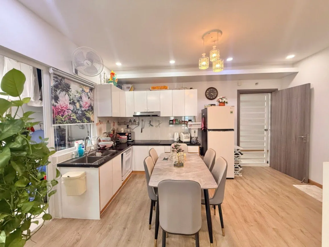 2-bedroom apartment with sea view, Oceanus