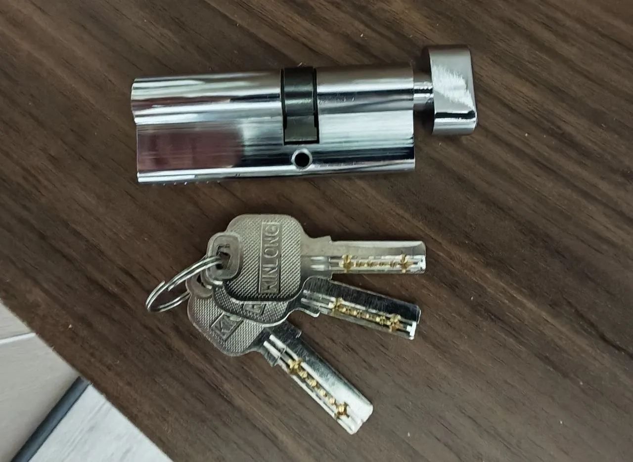 New lock cylinder with 3 keys
