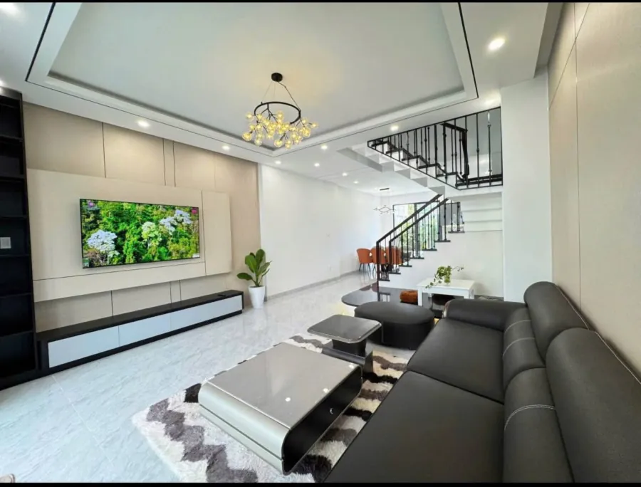 Nhà mới 3 phòng ngủ tại My Gia