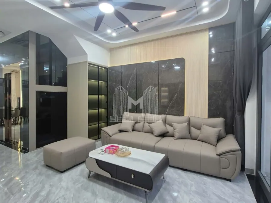 Nhà 4 phòng ngủ tại My Gia