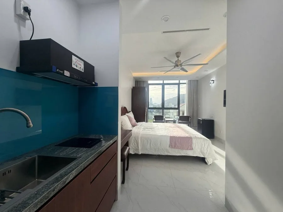 40 m² studio with large windows, Vinh Hoa