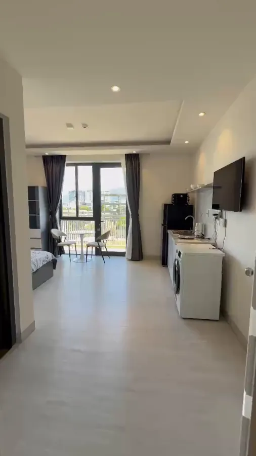 Studio with balcony in Ha Quang 2