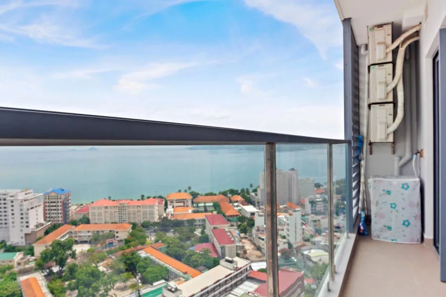 2-bedroom apartment with sea view in Marina Suites