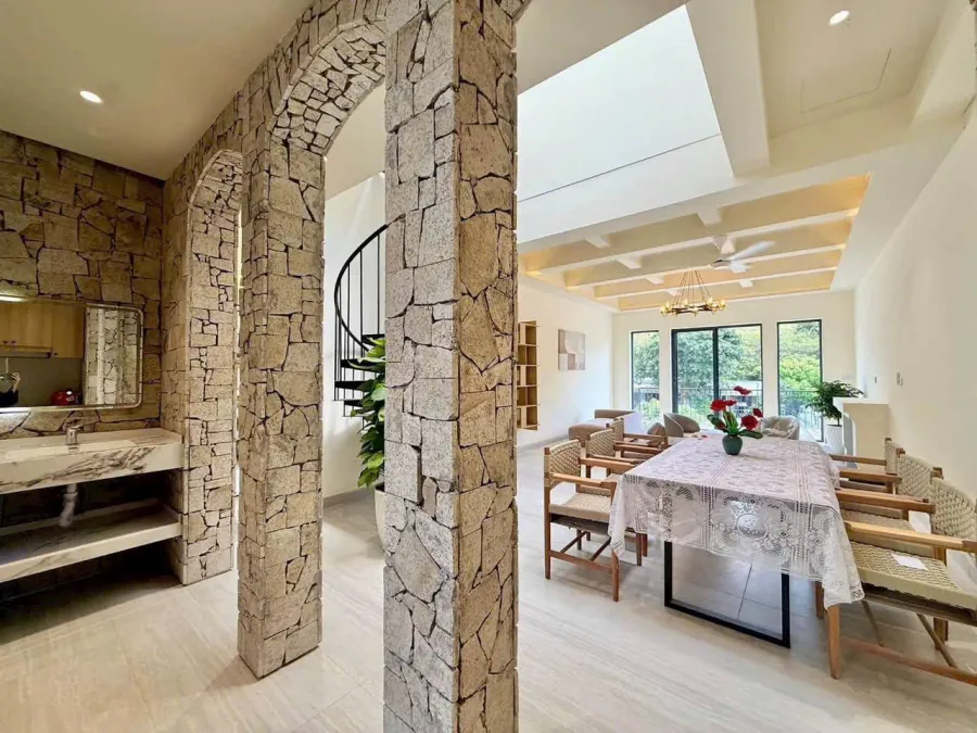 Квартира с 2 спальнями, 160 м², Северный Нячанг