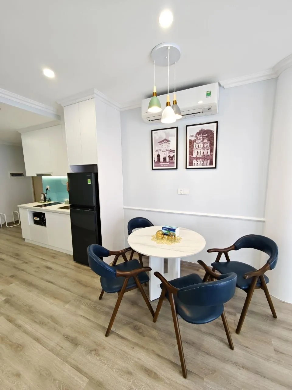 Bright 2-bedroom apartment with sea view