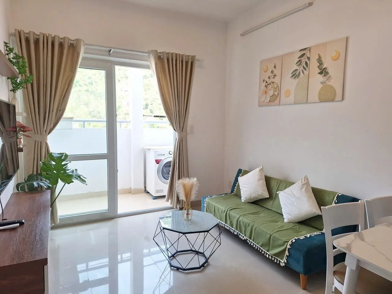2-room apartment with a view of Co Tien Mountain, Binh Phu 2
