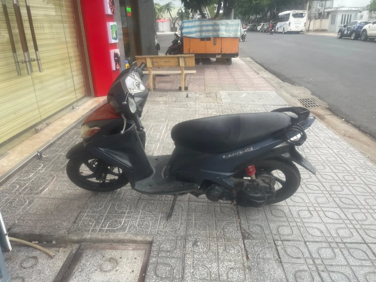 Yamaha, runs well, documents included, delivery available (I'll bring it to you for inspection)