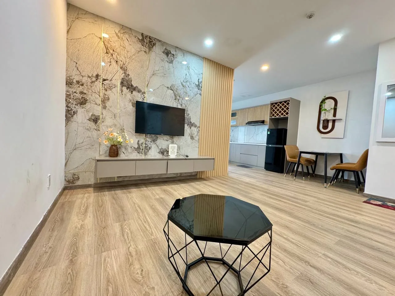 2-bedroom apartment with river view in Mường Thanh 04
