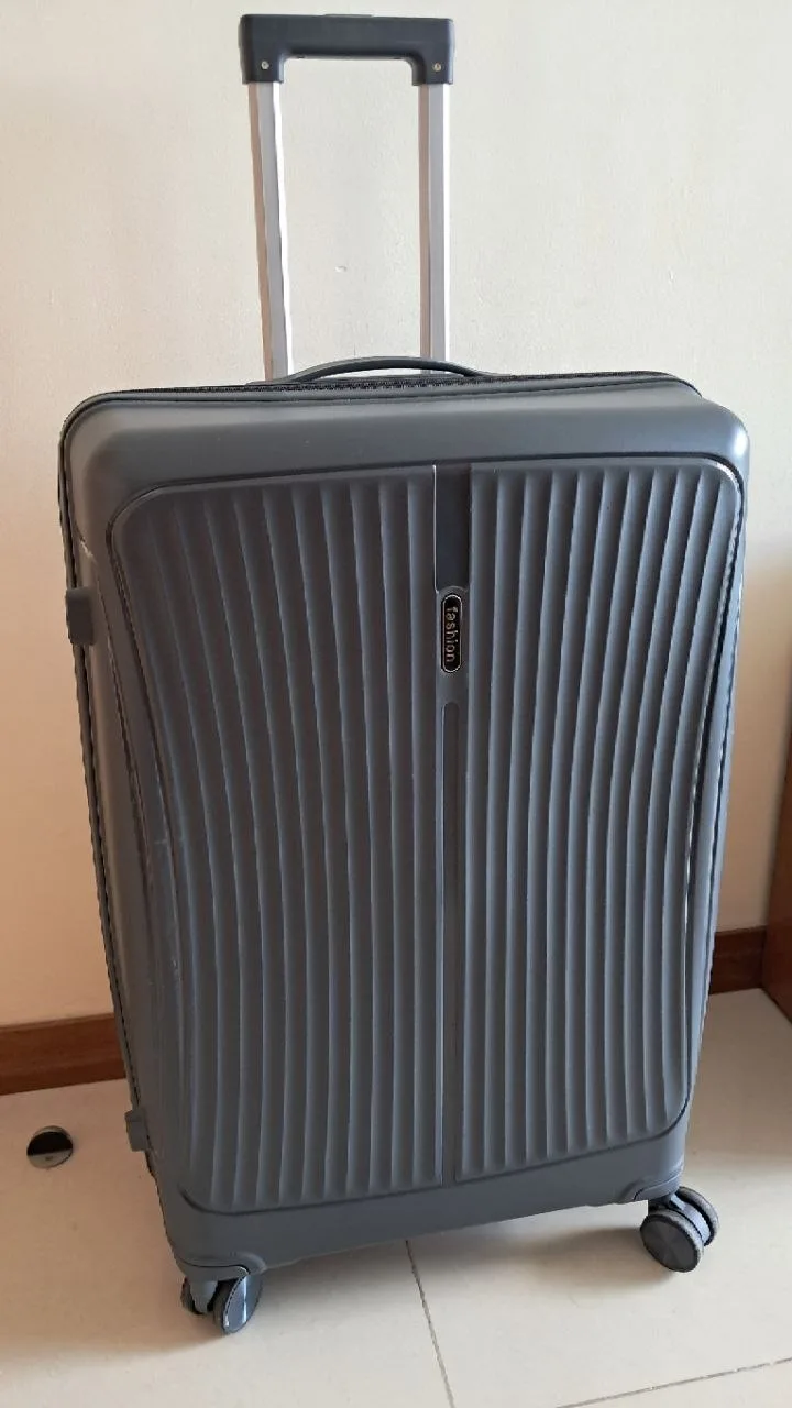 Новый большой чемодан 65×46×30