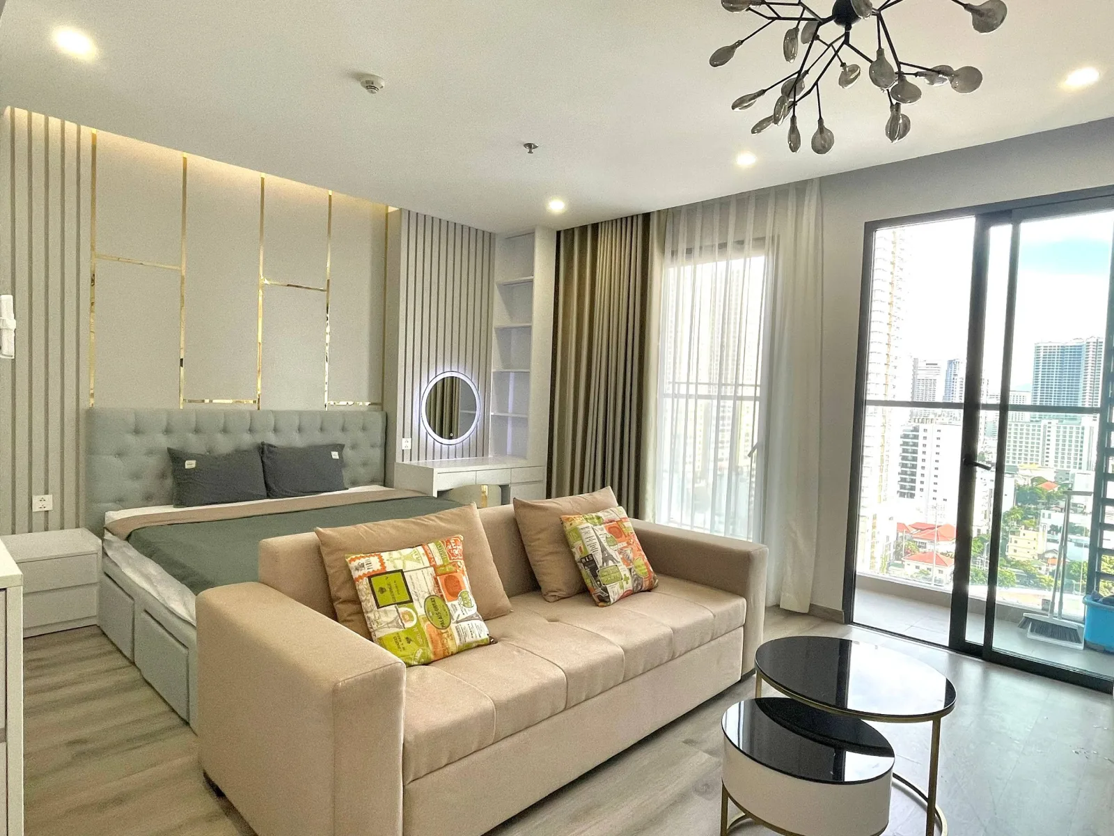 Студия 45 м² с видом на море в Marina Suites