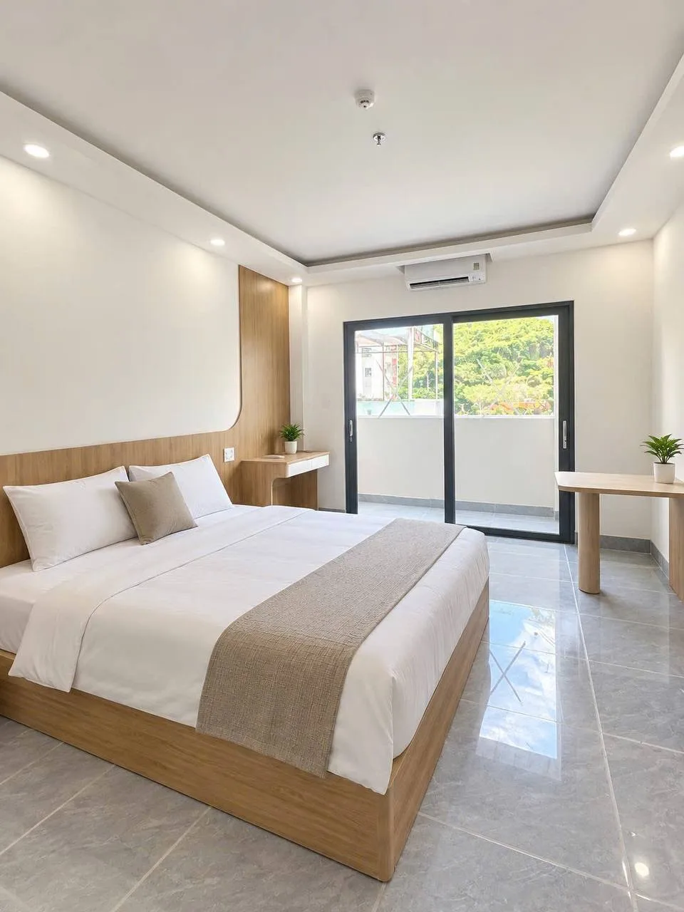 New studio with balcony in Vinh Hoa