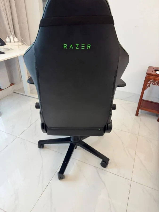 REZER and S300 office chairs