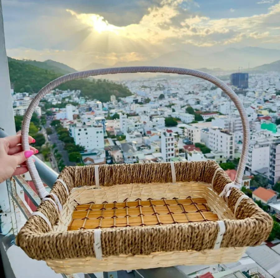New woven decorative basket