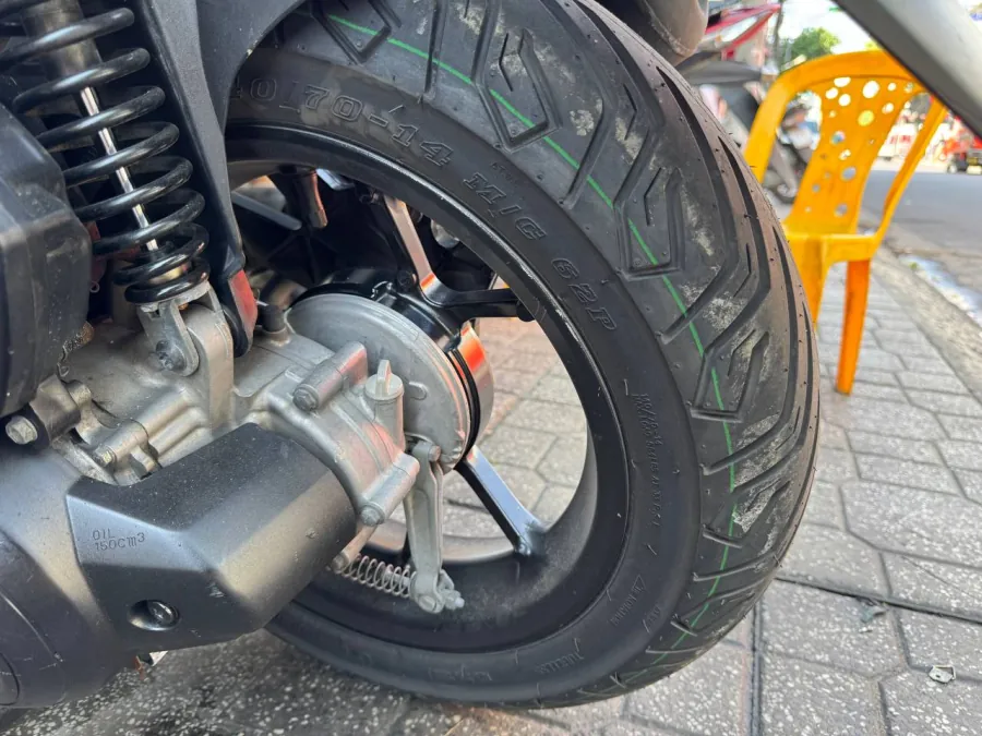 Комплект б/у шин для Yamaha NVX 155