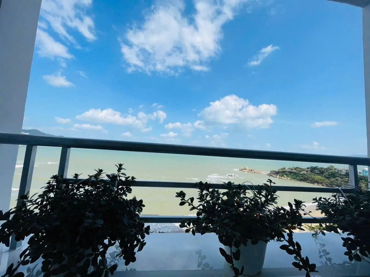 2-bedroom apartment in Oceanus