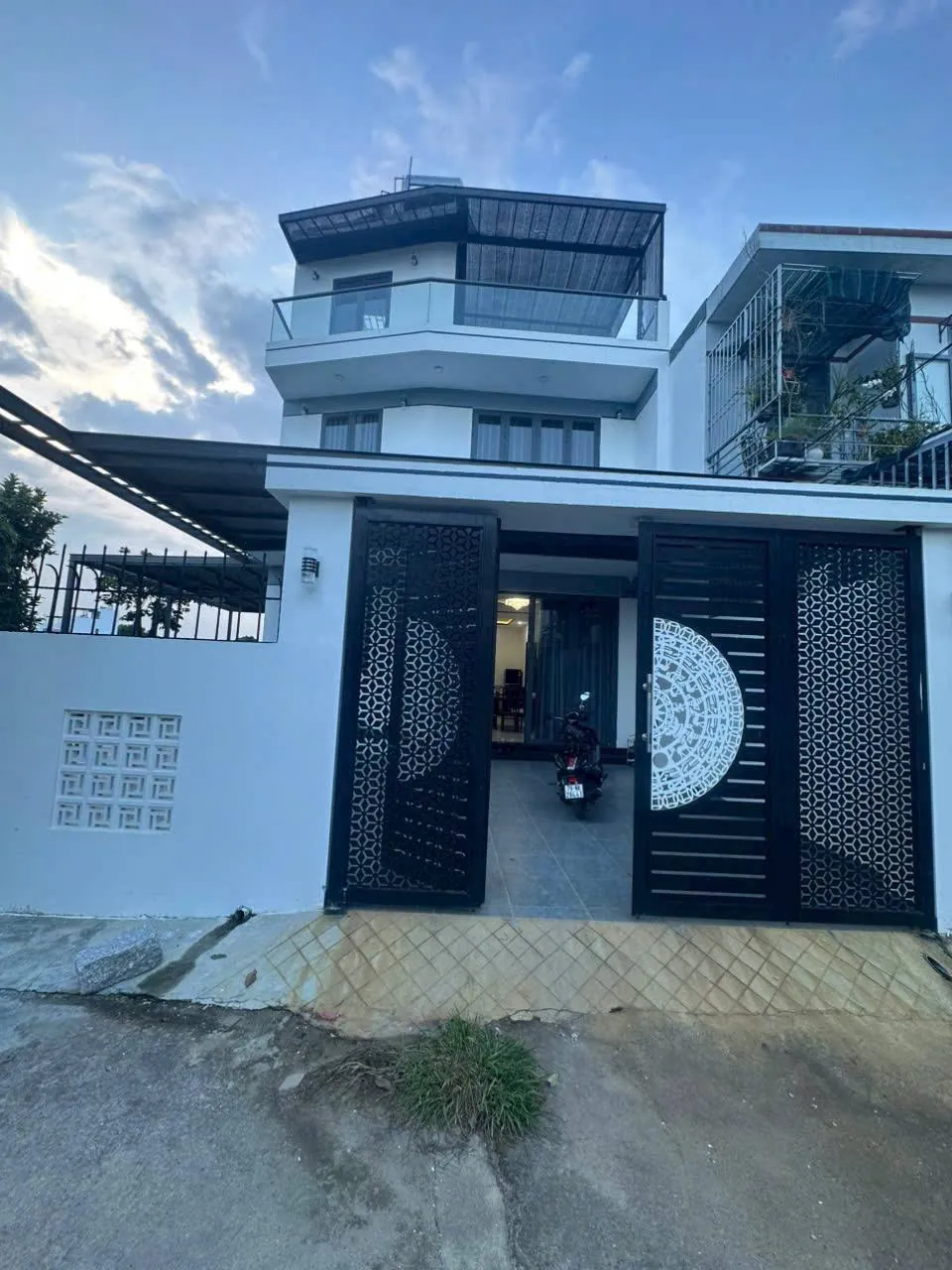 Biệt thự có vườn và 3 phòng ngủ ở phía Tây Nha Trang