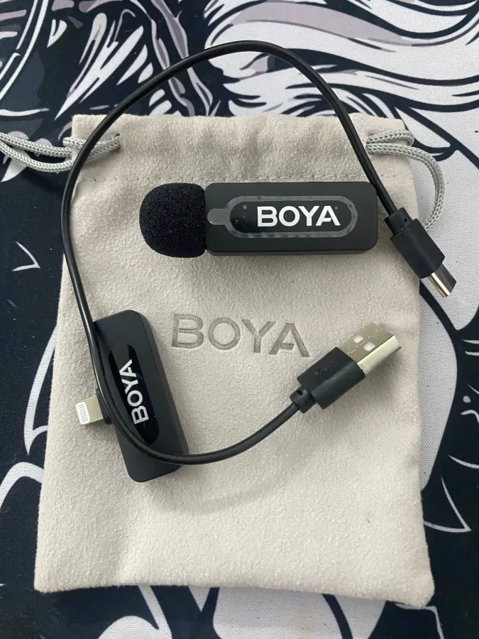 Микрофон-петличка Boya Lightning