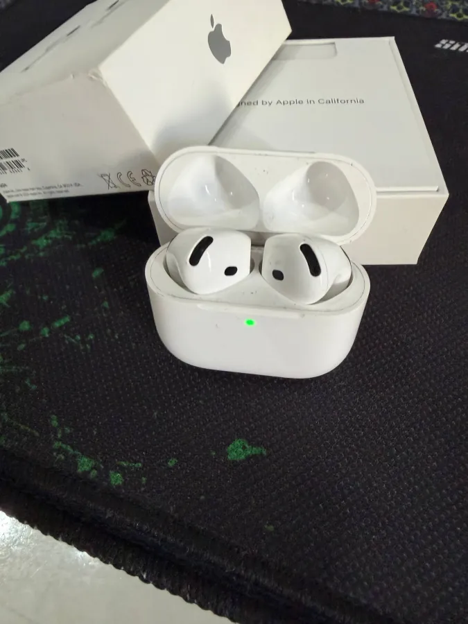 Apple AirPods 4 ANC с шумоподавлением
