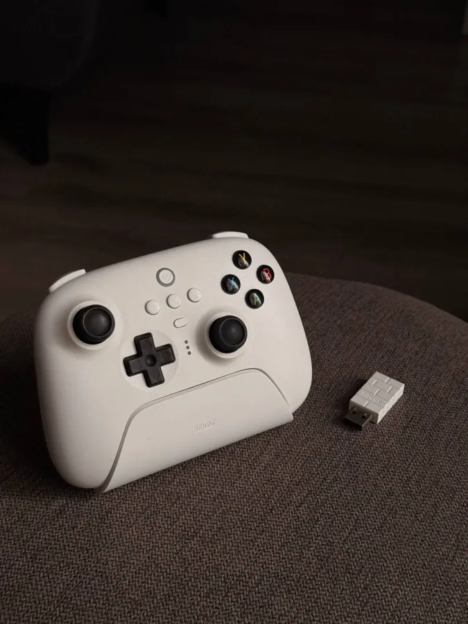 8BitDo Wireless gamepad with docking station