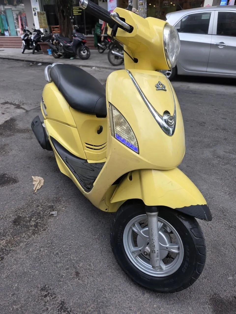 SYM Attila Elizabeth EFI 111cc, жёлтый
