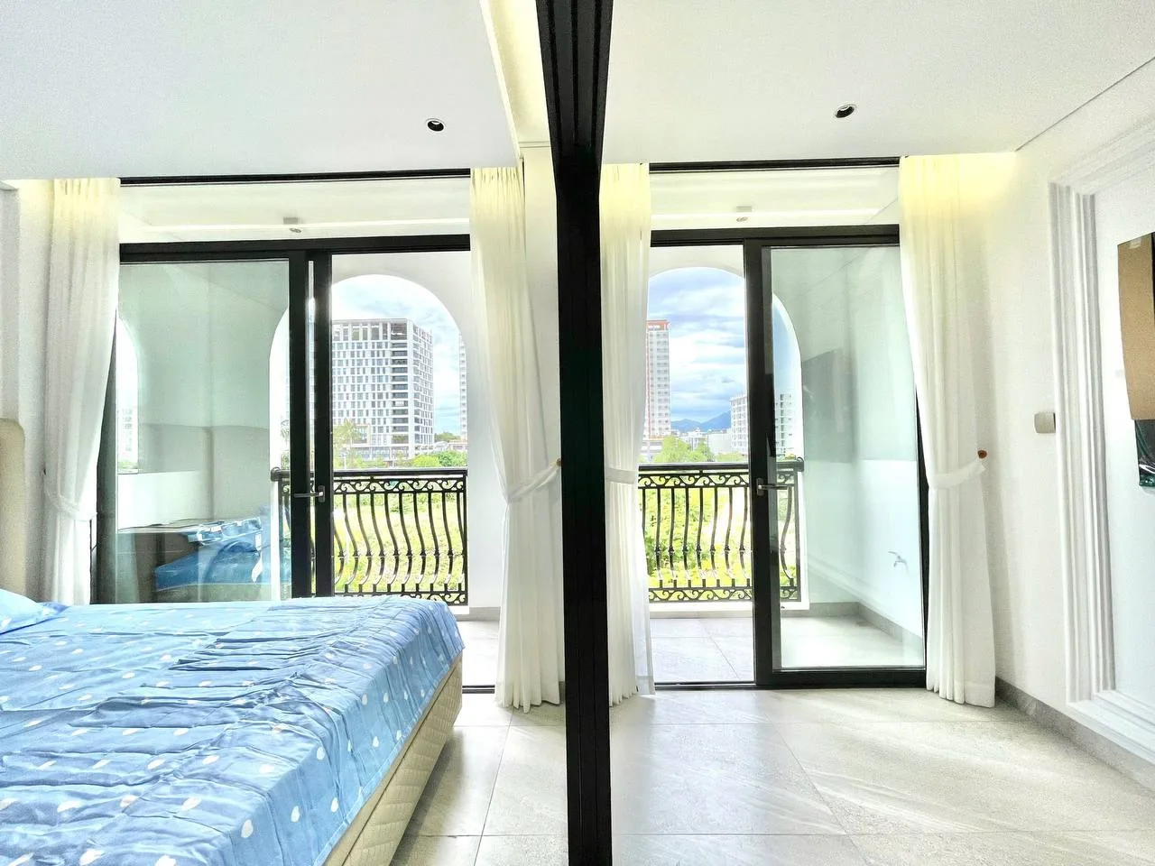 Căn hộ 1 phòng ngủ có ban công ở phía Tây Nha Trang