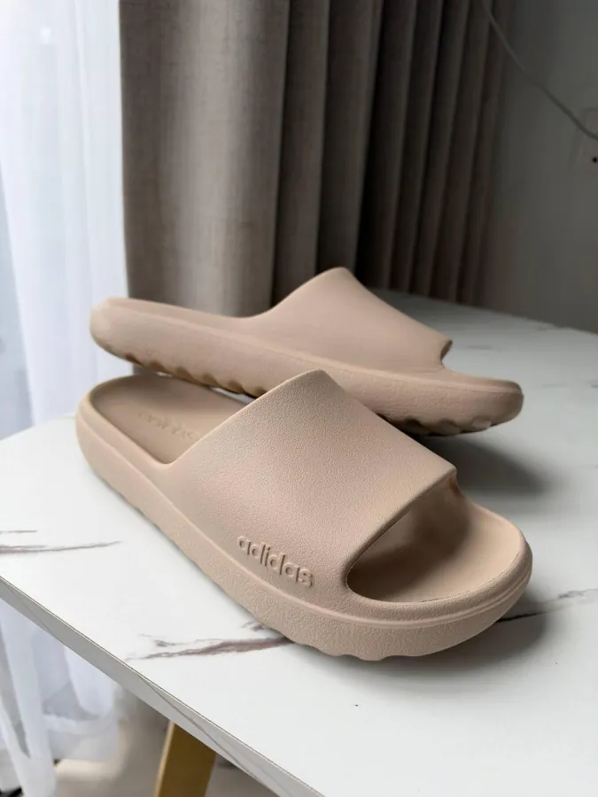 Тапки Adidas, размер 42