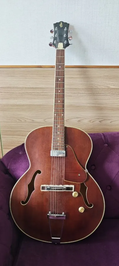 Полуакустическая гитара Harley Benton Manhattan Standard