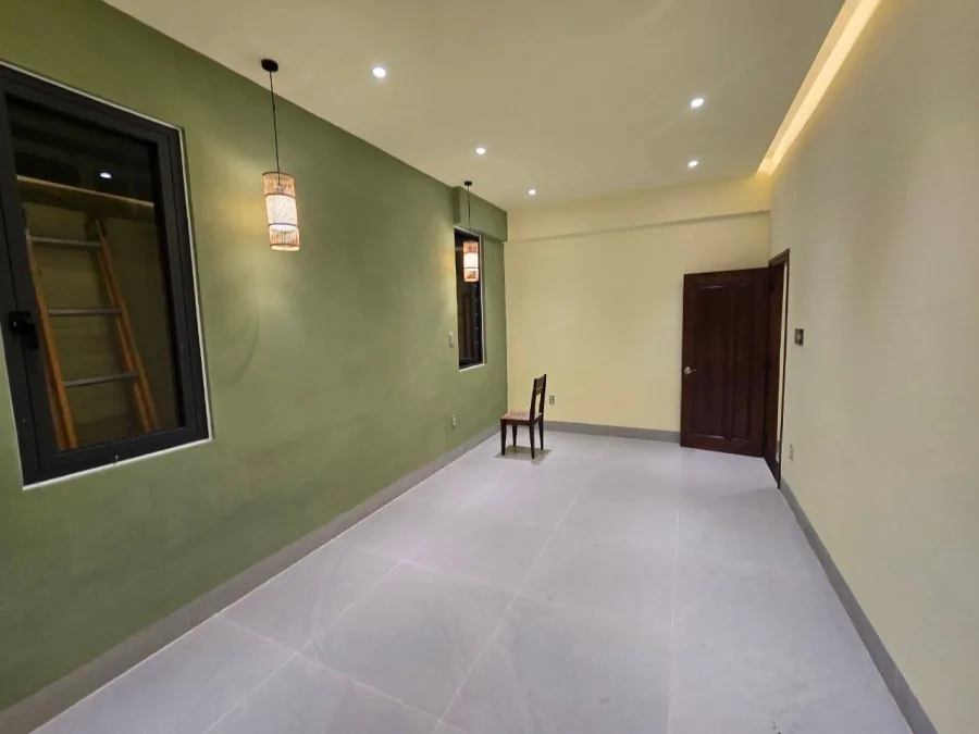 Biệt thự có hồ bơi và sân vườn ở Ba Làng