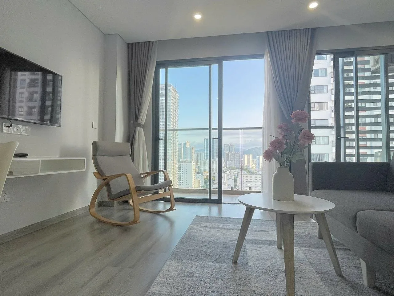 Căn hộ 1 phòng ngủ có tầm nhìn toàn cảnh biển, trung tâm
