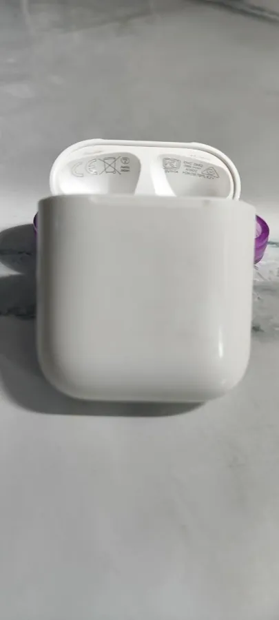 Оригинальные AirPods с кабелем для зарядки