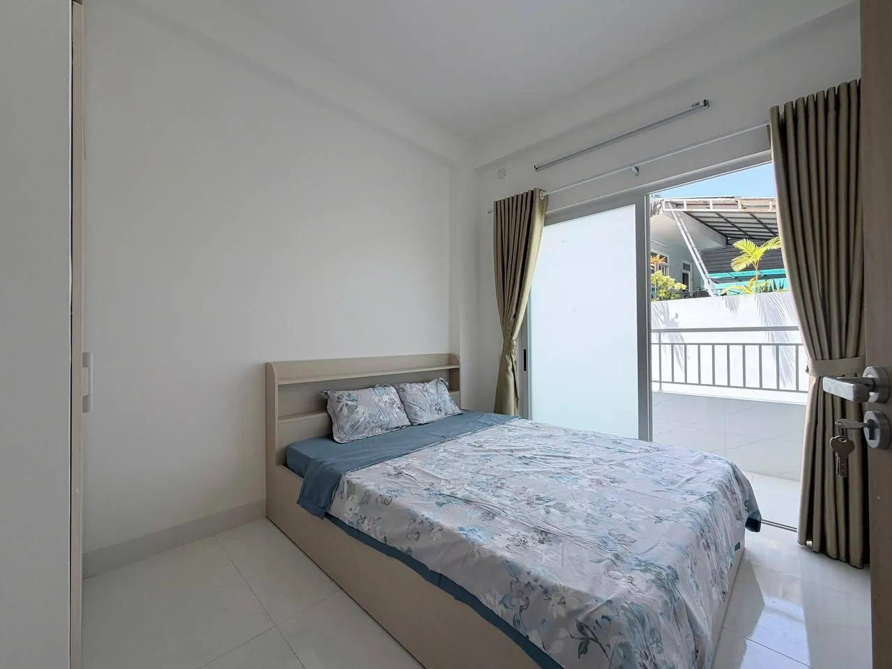 New studio with balcony by the sea, North Nha Trang