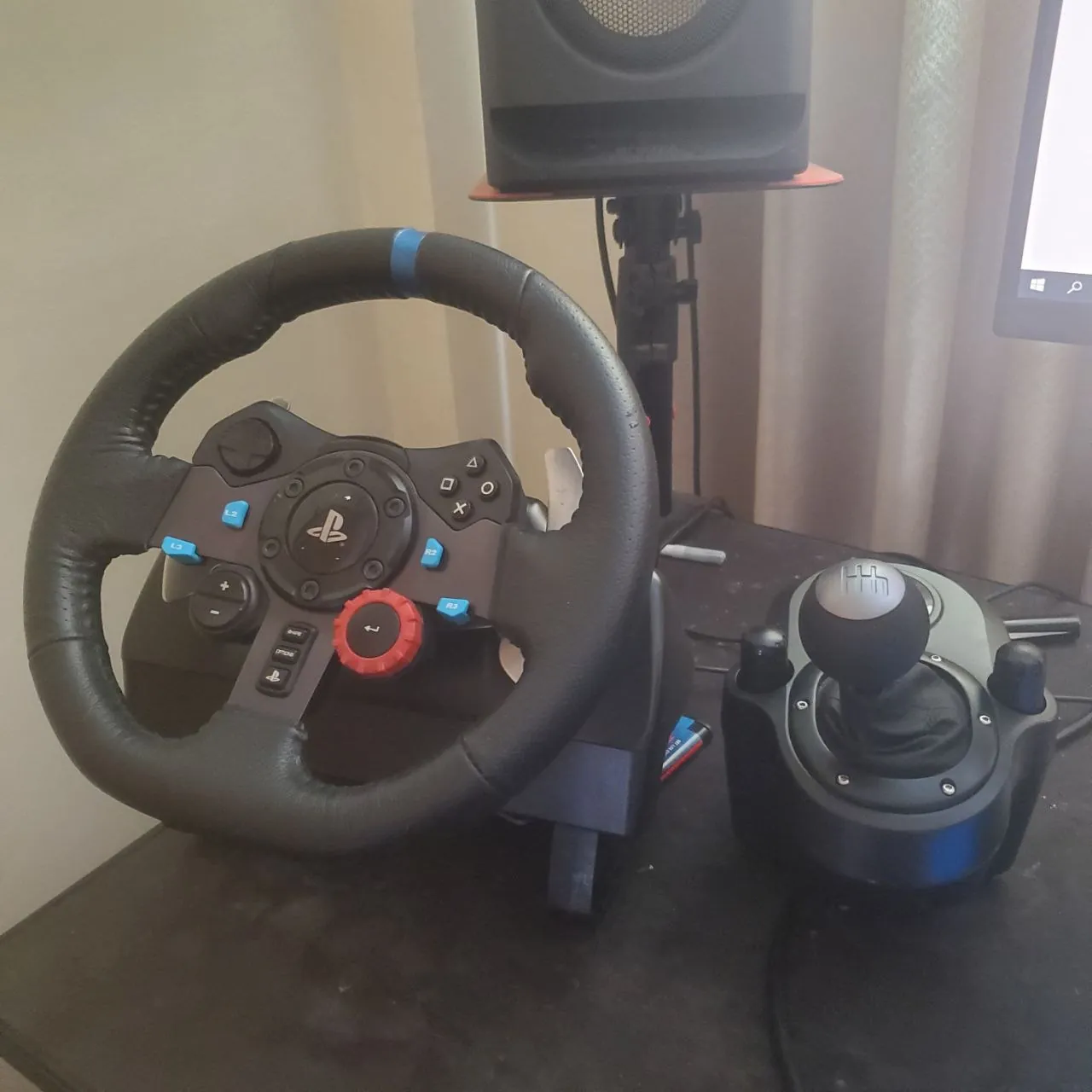 Руль Logitech G29 с педалями и КПП